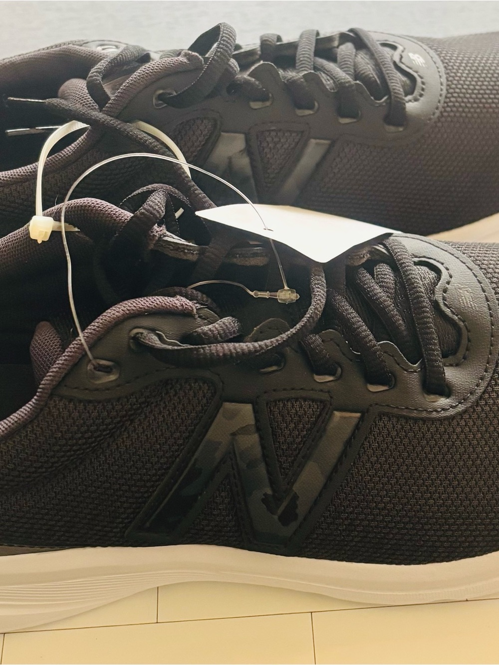 New Balance Men's Black Mesh Running Sneakers